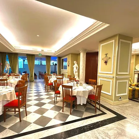 ホテル Felcaro - Relais, & Restaurant コルモンス